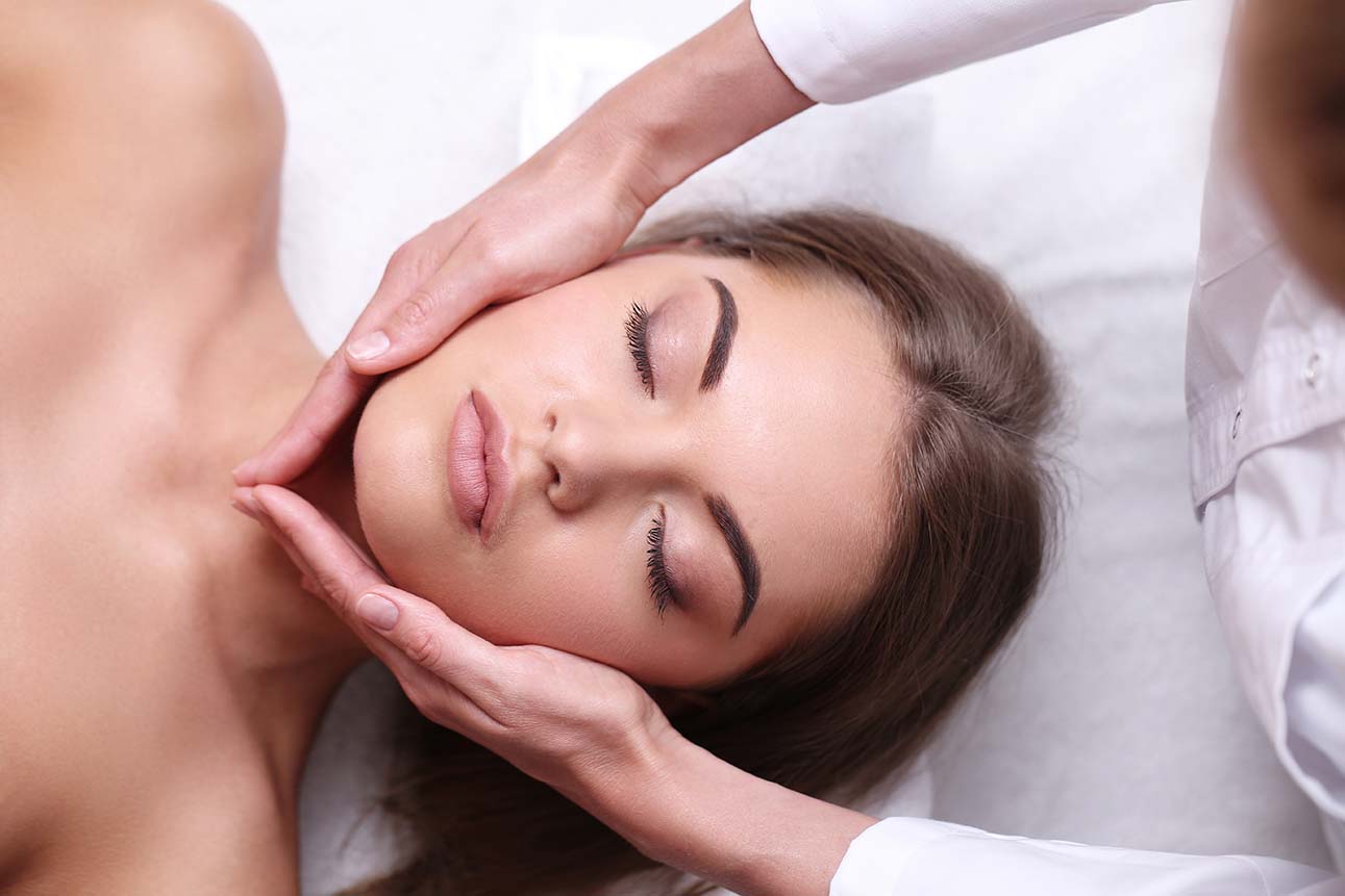 gezichtsmassage Gezichtsmassage Lauria's massagepraktijk Zoetermeer